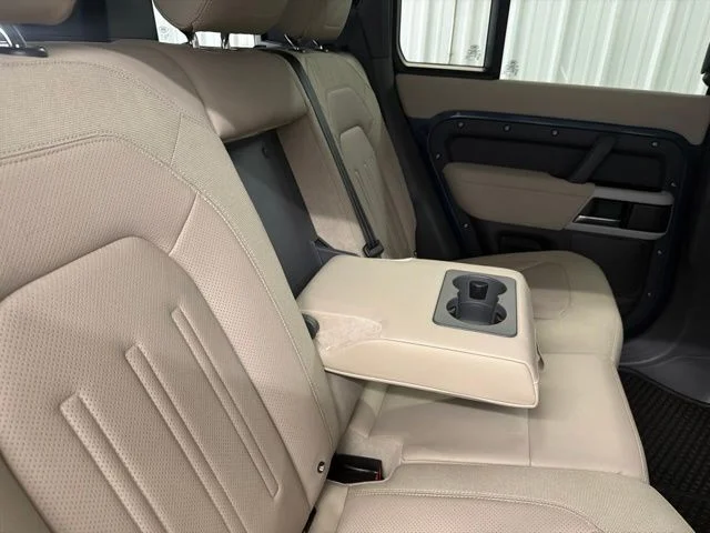 Used 2020 Tasman Blue Metallic Land Rover SE image 20