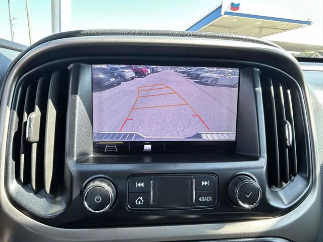 Used 2020 Summit White Chevrolet Z71 image 20