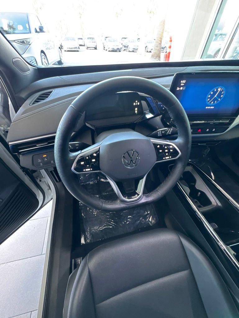 Used 2023 White Volkswagen Pro S image 12