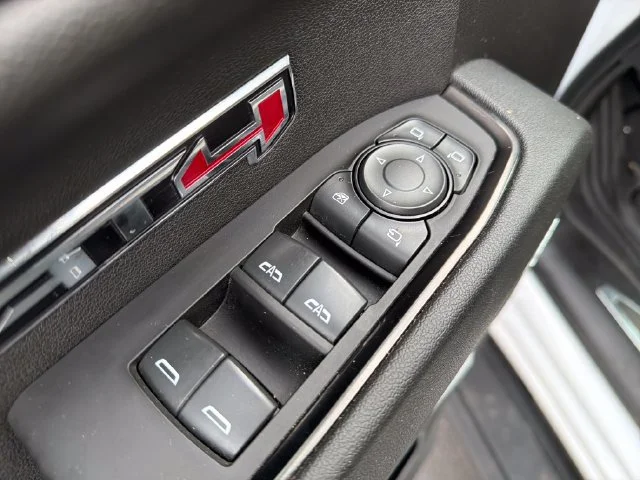 Used 2024 Summit White GMC AT4 image 21