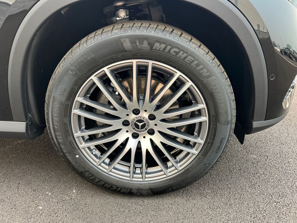 New 2026 Black Mercedes-Benz GLC 300 image 34
