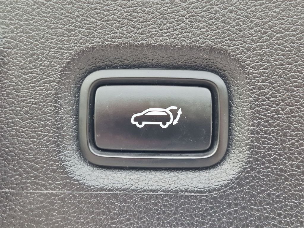 Used 2023 Silver Hyundai SEL image 27