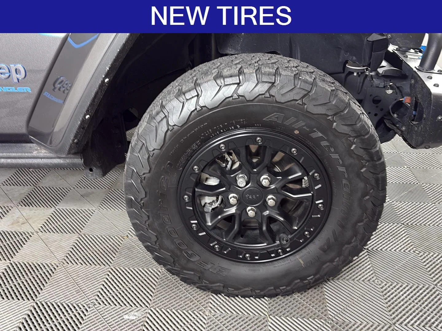 Used 2023 Granite Crystal Metallic Clearcoat Jeep Rubicon 20th Anniversary image 16