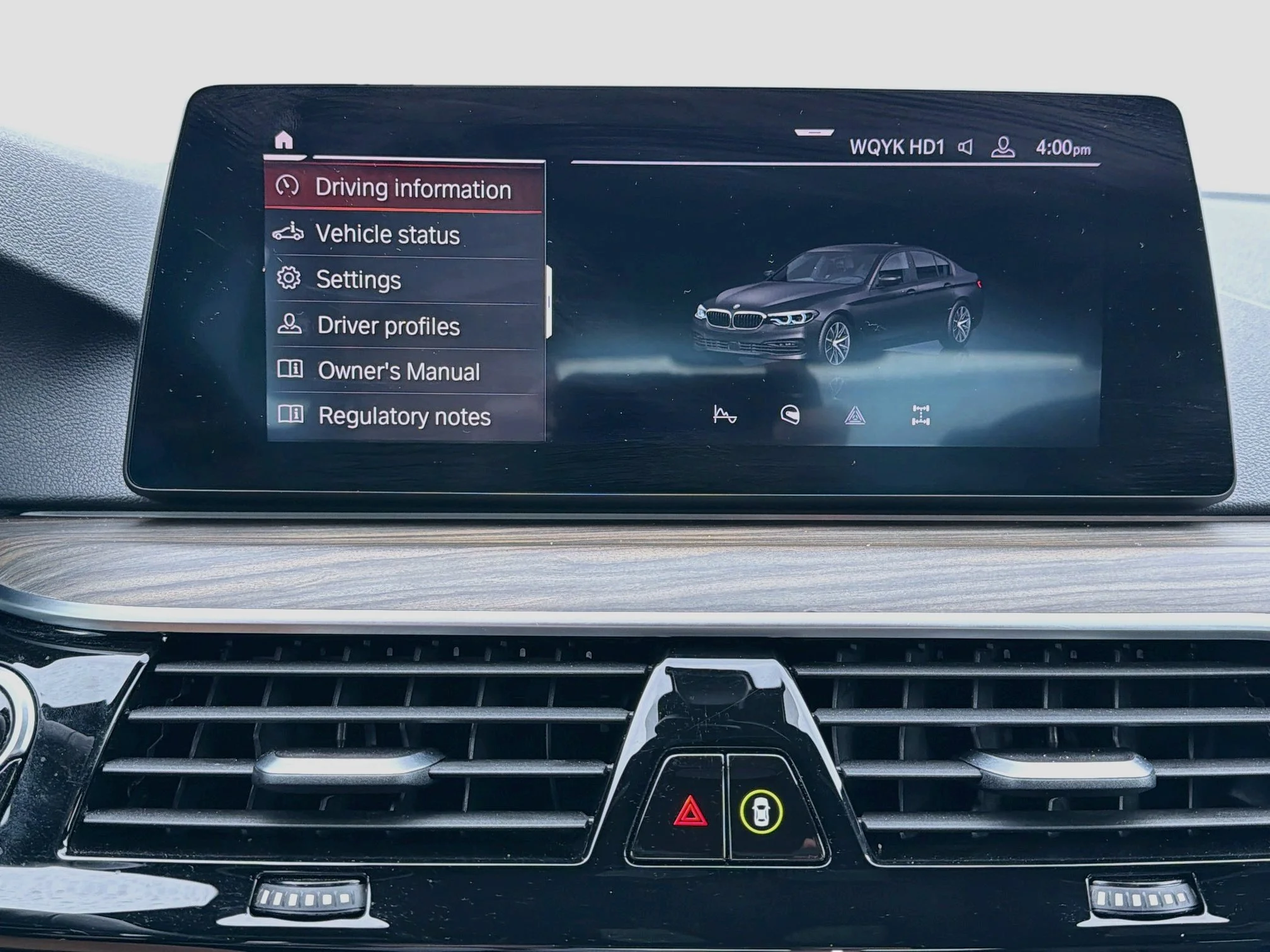 Used 2020 Black Sapphire Metallic BMW 530i image 30