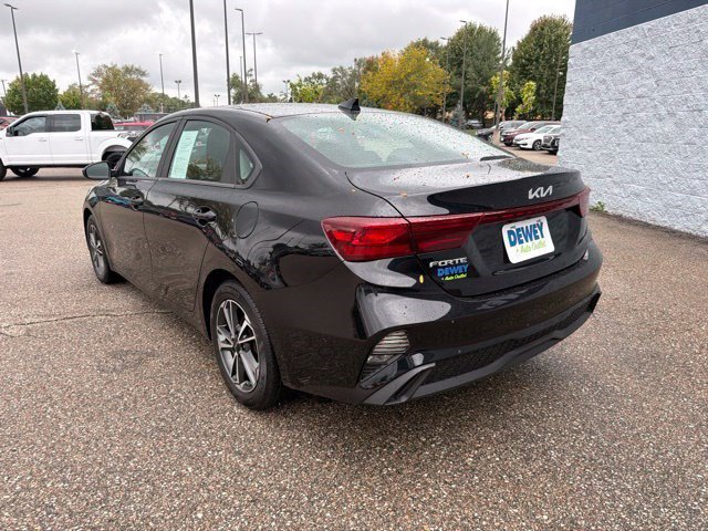 Used 2022 Aurora Black Kia LXS image 3