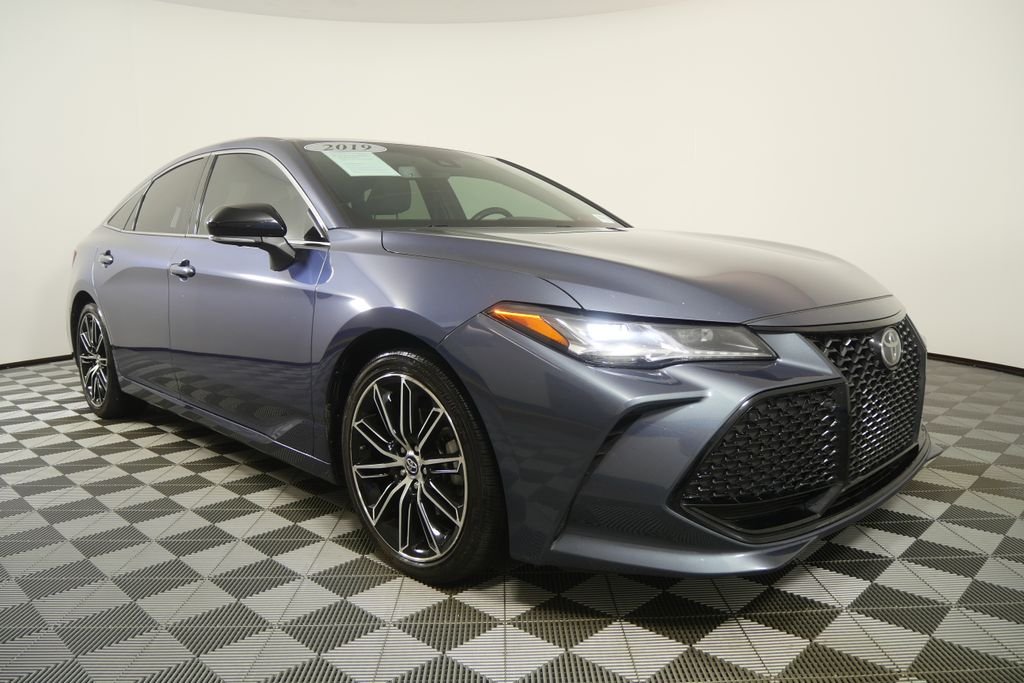 Used 2019 Harbor Gray Metallic Toyota XLE image 7