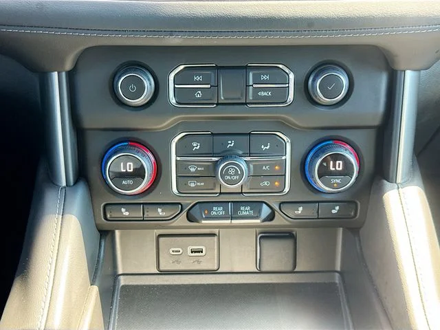 Used 2024 Blue Chevrolet Z71 image 16