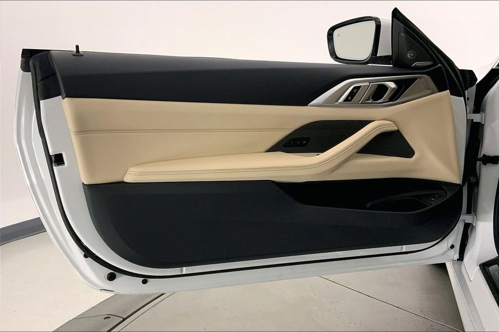 Used 2025 Mineral White Metallic BMW  image 24