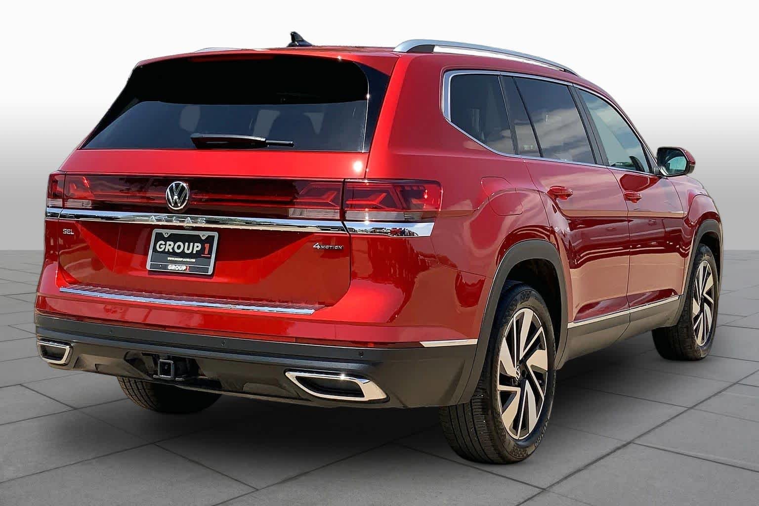 Used 2024 Aurora Red Metallic Volkswagen 2.0T SEL image 13