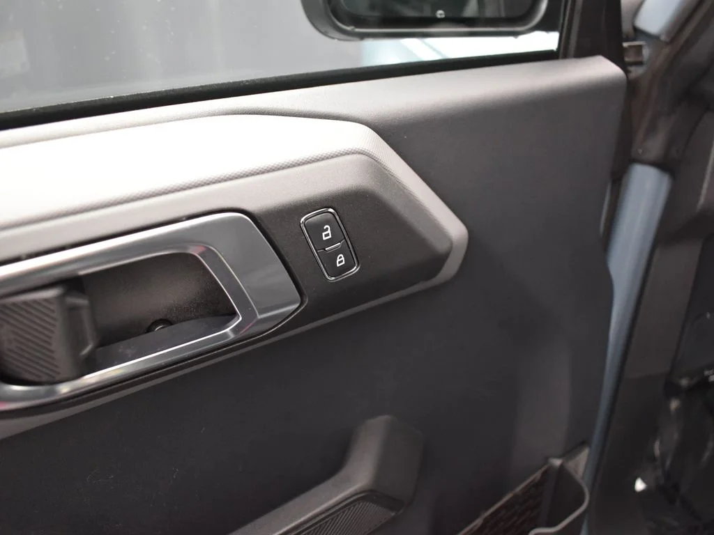2022 Ford Bronco 4-Door Base - Photo 10