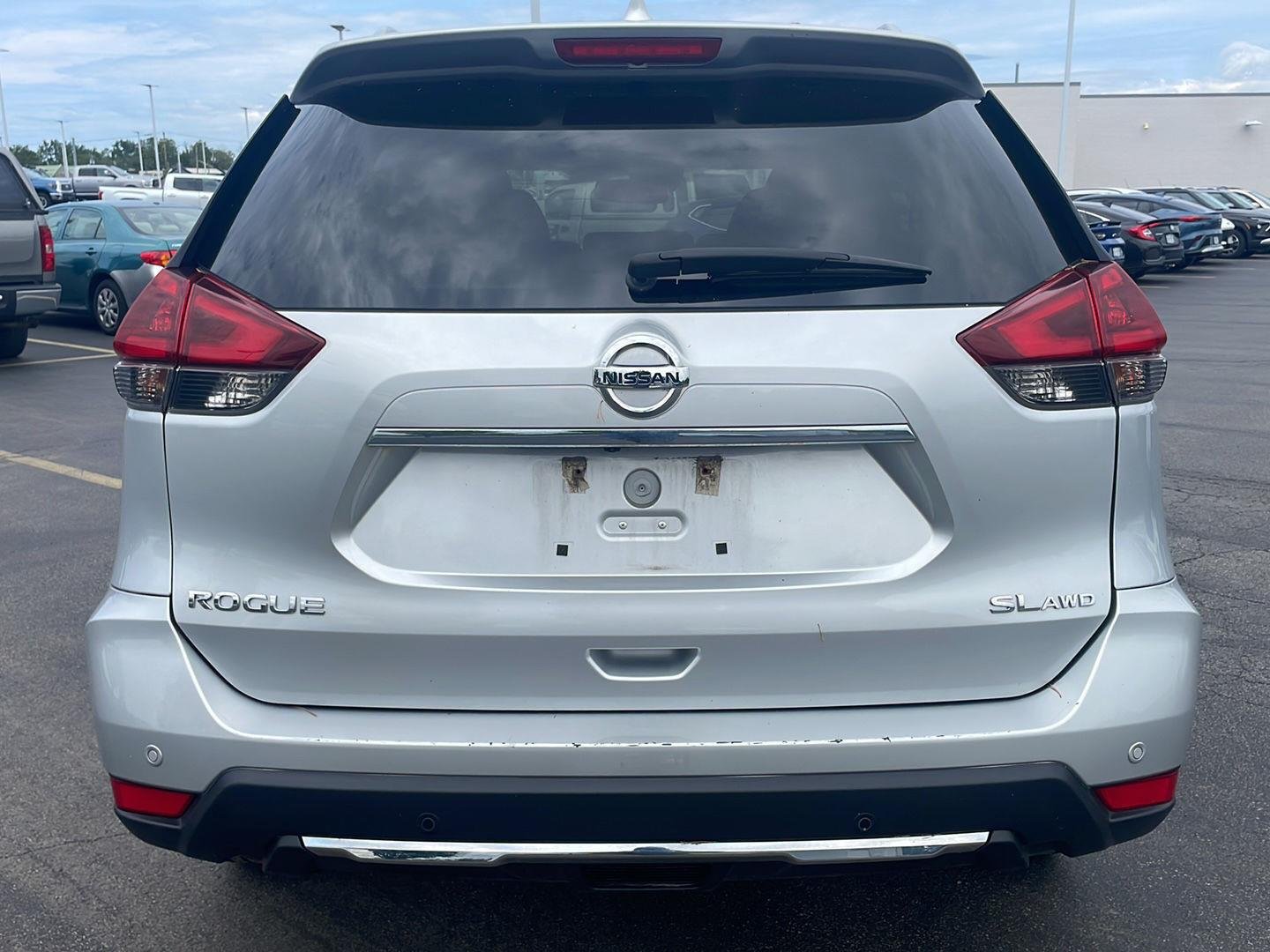 Used 2019 Gy Nissan  image 14