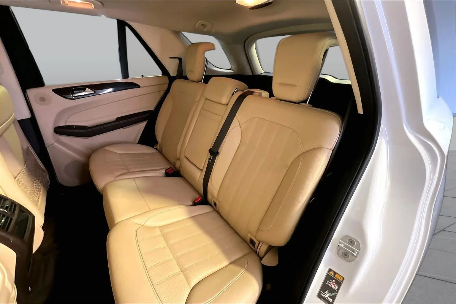 Used 2017 Polar White Mercedes-Benz GLE 350 image 21