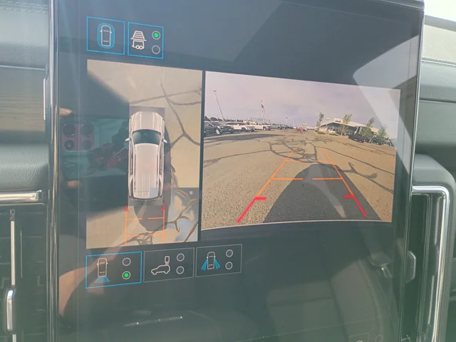 2026 GMC Yukon Denali - Photo 17