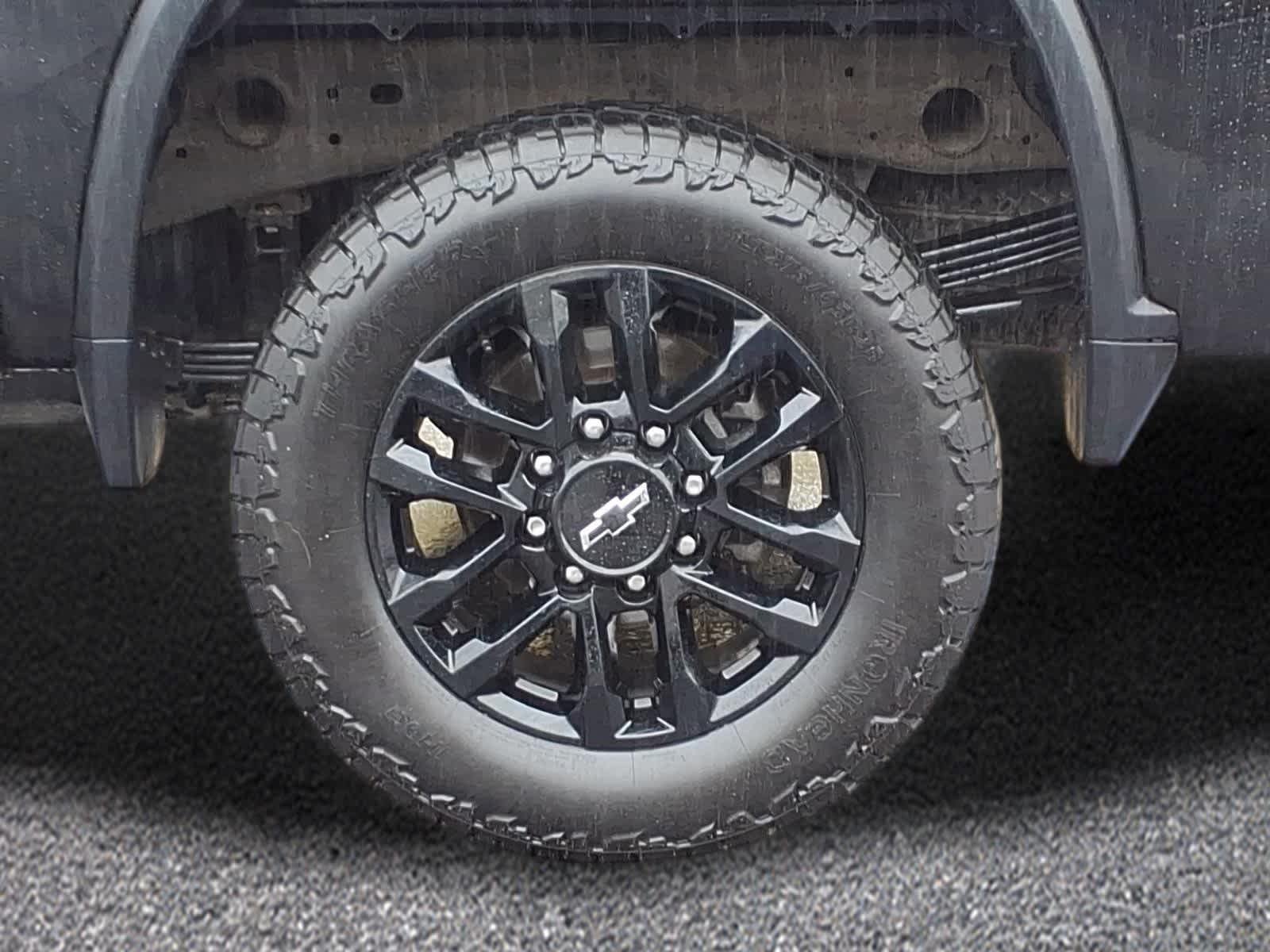 Used 2025 Black Chevrolet Custom image 3