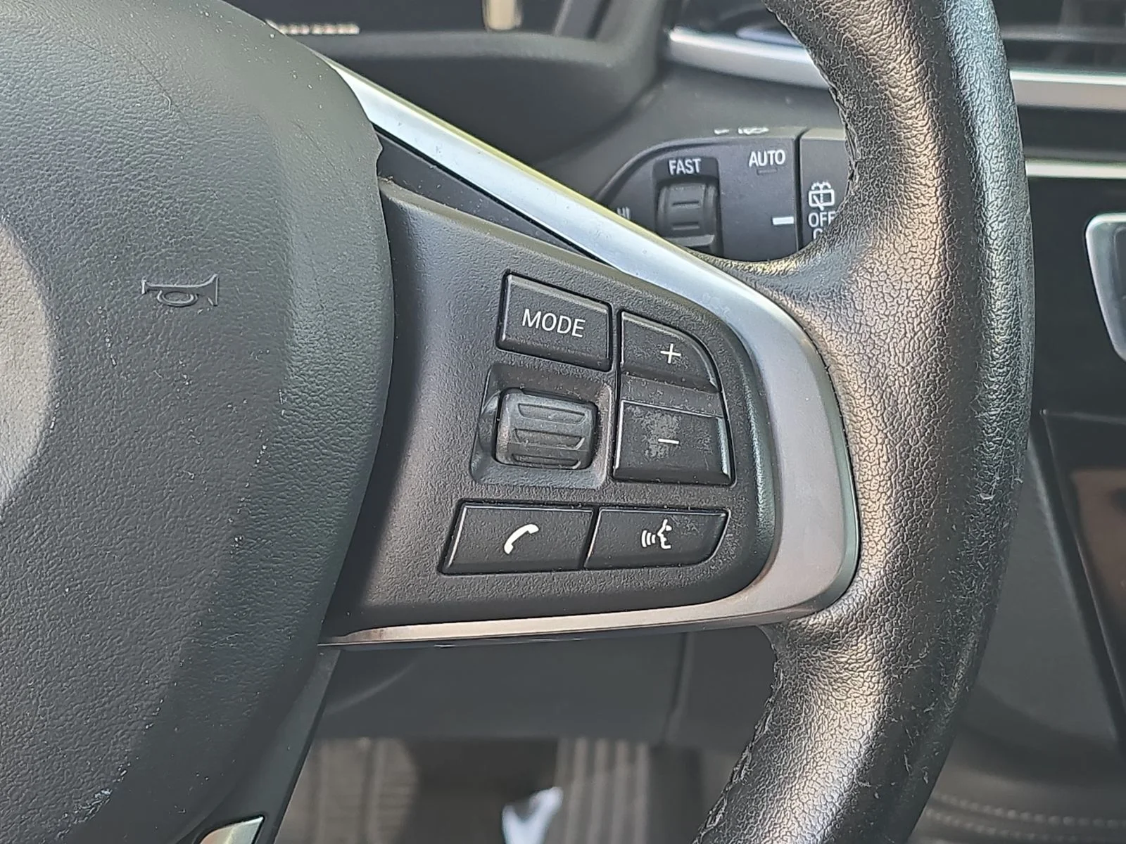 Used 2020 White BMW xDrive28i image 24