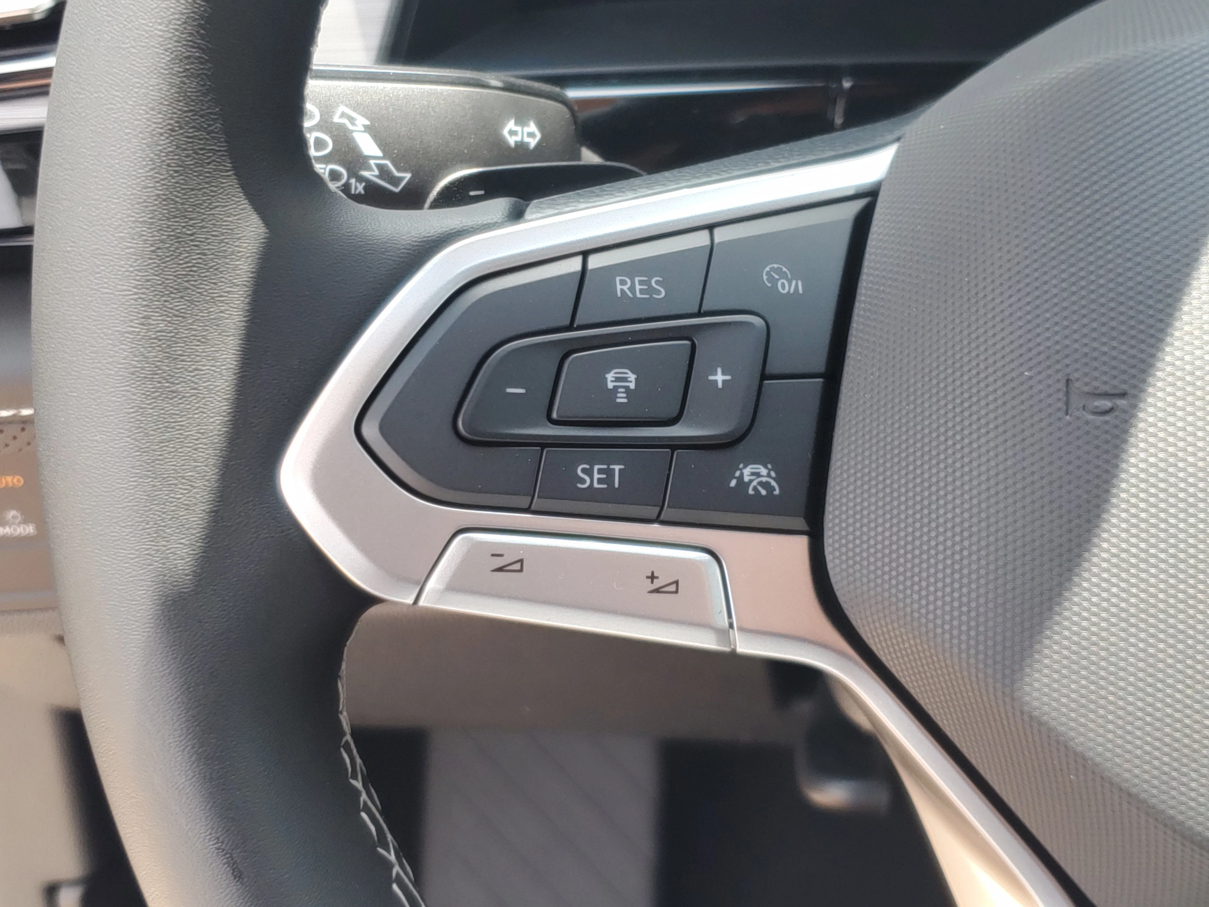 New 2026 Green Volkswagen 2.0T SE w/Technology image 22