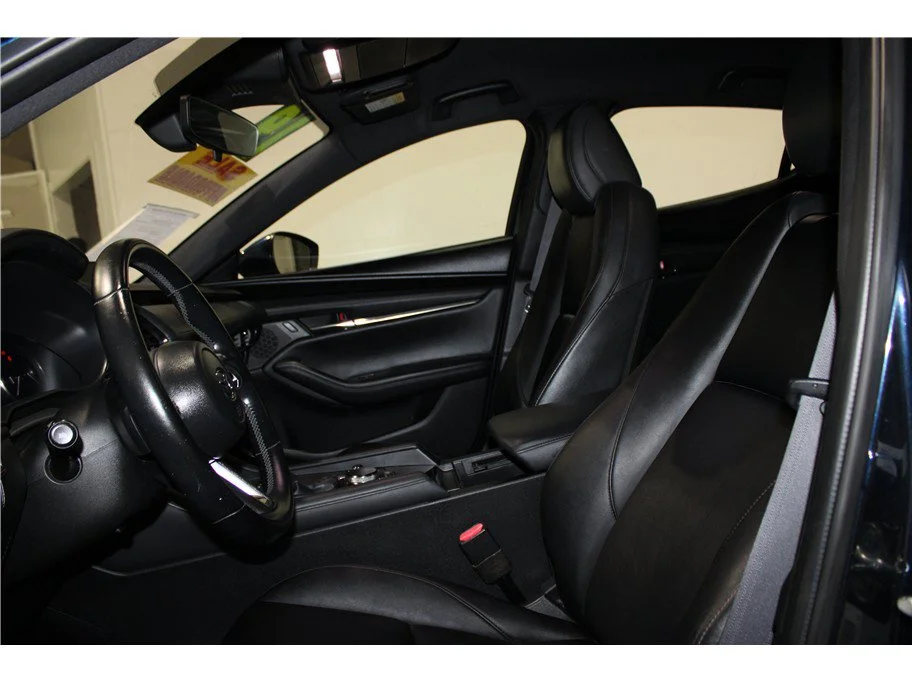 Used 2019 Deep Crystal Blue Mica Mazda Hatchback 4D image 10