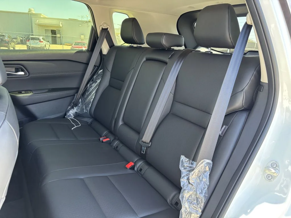 New 2026 Everest White Pearl TriCoat Nissan Dark Armor™ image 24