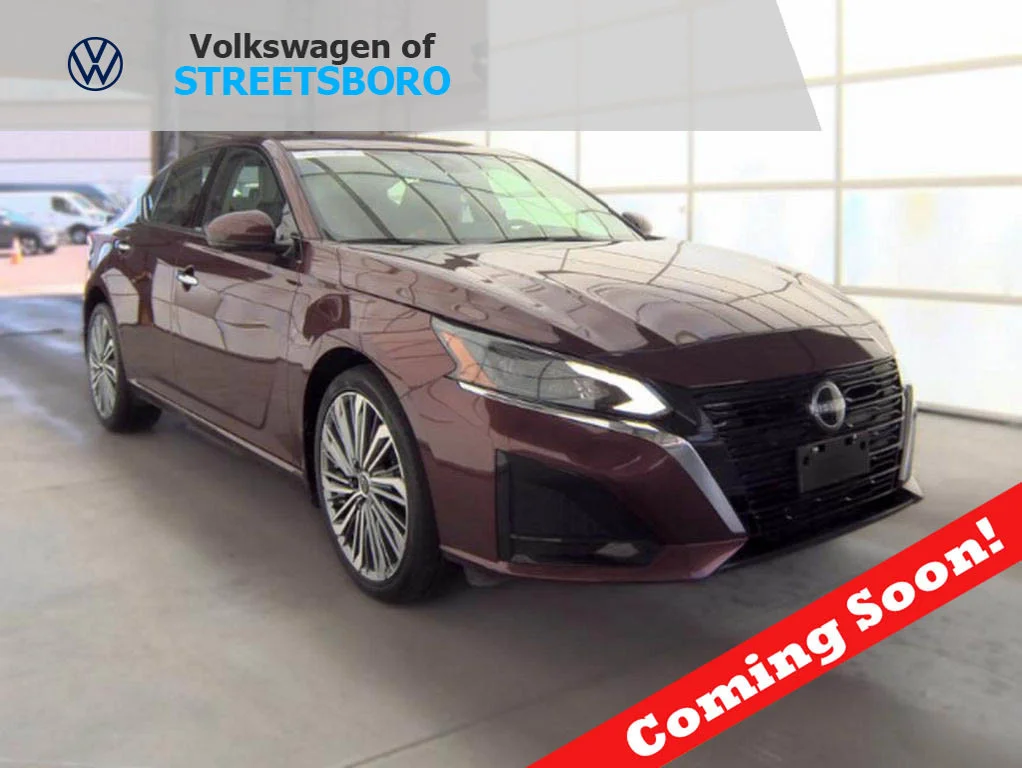 Used 2023 Garnet Pearl Nissan 2.5 SL image 1