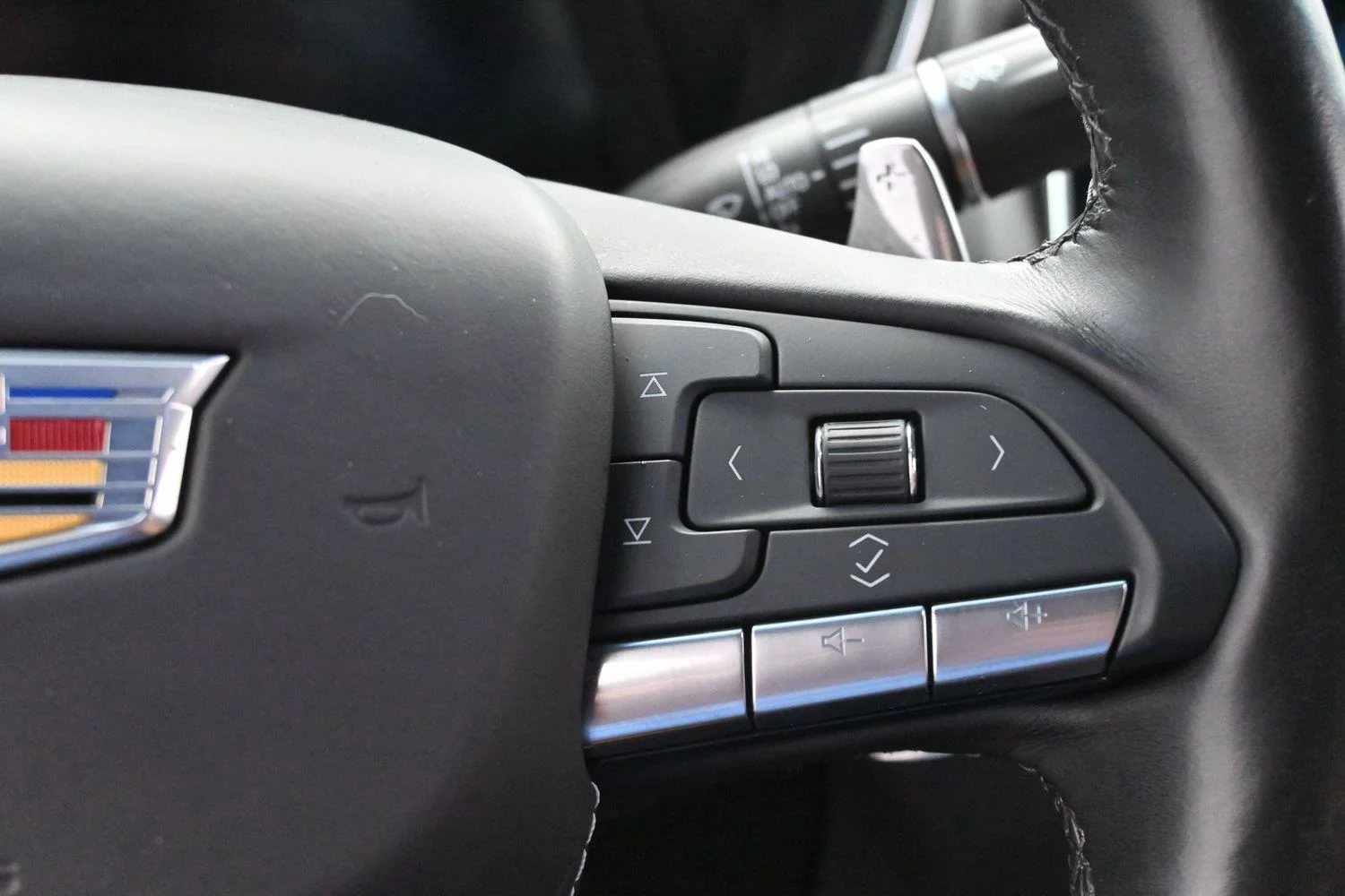 Used 2024 Crystal White Tricoat Cadillac Premium Luxury image 19