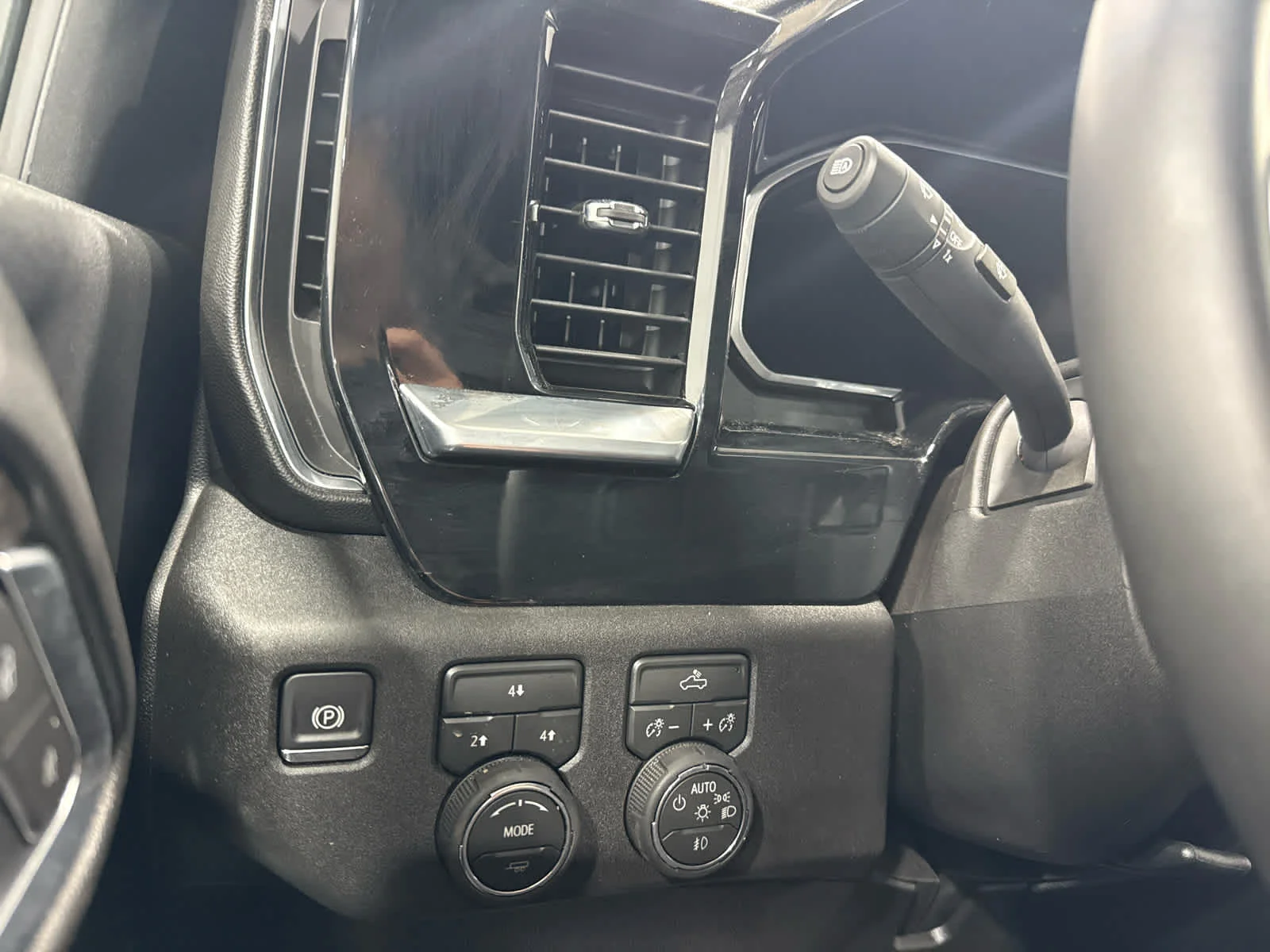 Used 2026 Summit White Chevrolet LT image 22