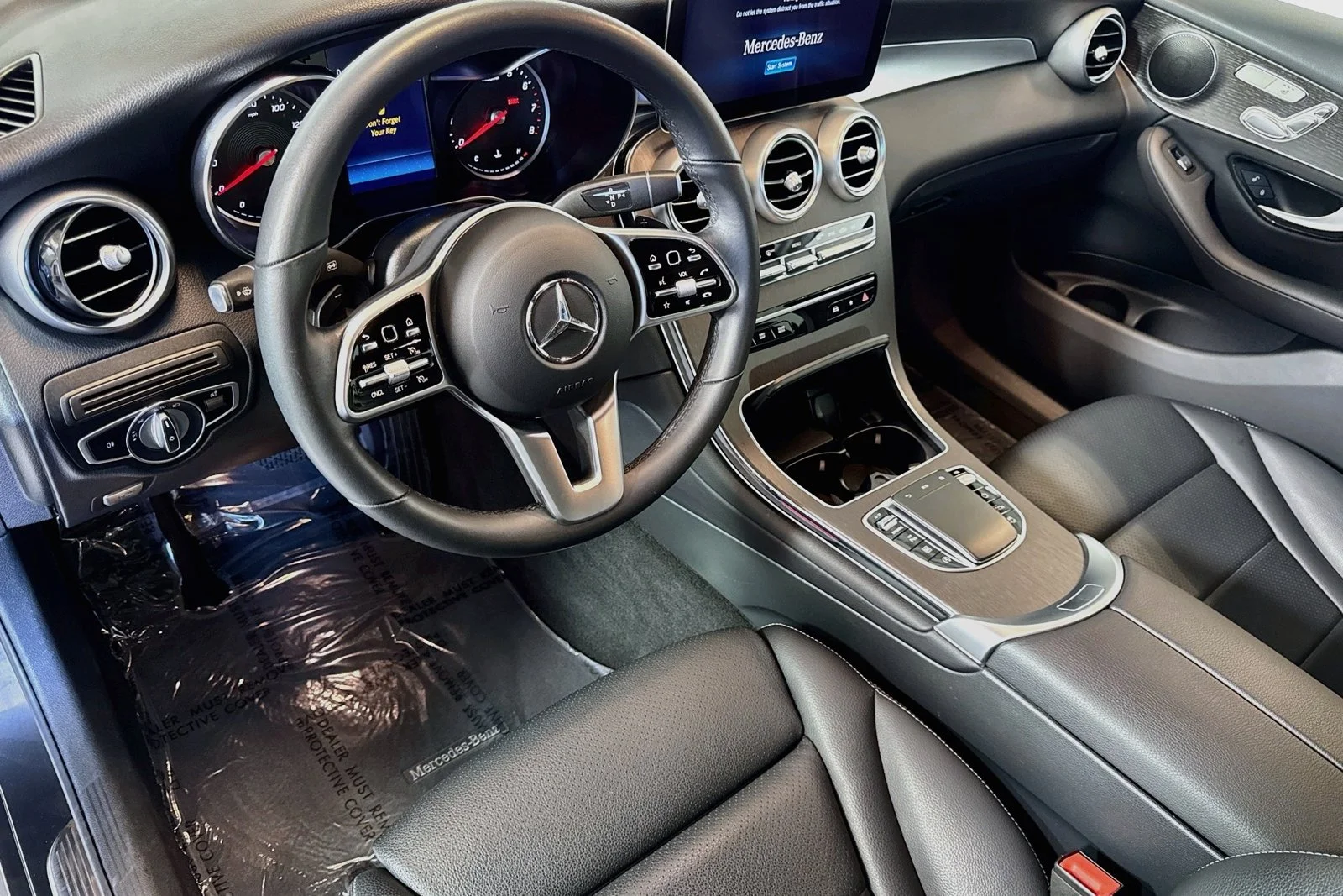 Used 2022 Graphite Grey Metallic Mercedes-Benz GLC 300 image 9