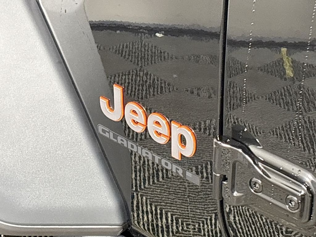 New 2026 Black Clear-Coat Exterior Paint Jeep Mojave image 22