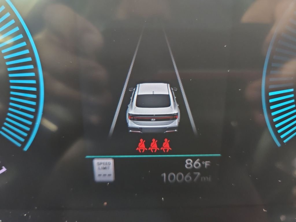 Certified Used 2025 Silver Hyundai SEL image 18