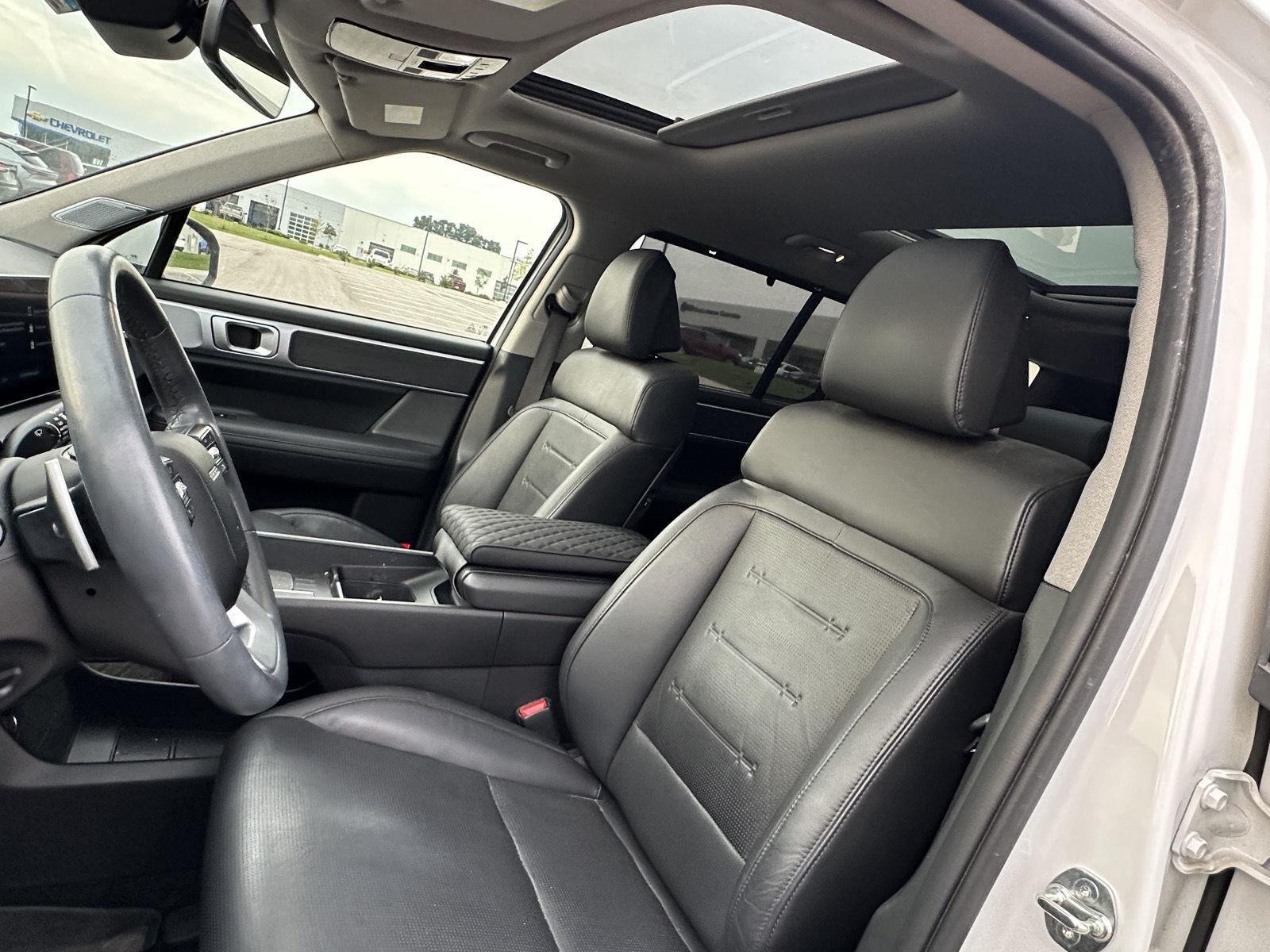 Used 2024 Serenity White Hyundai Limited image 9