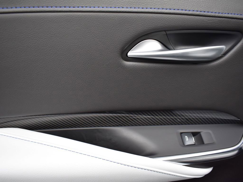 2025 CADILLAC XT4 - Image 25