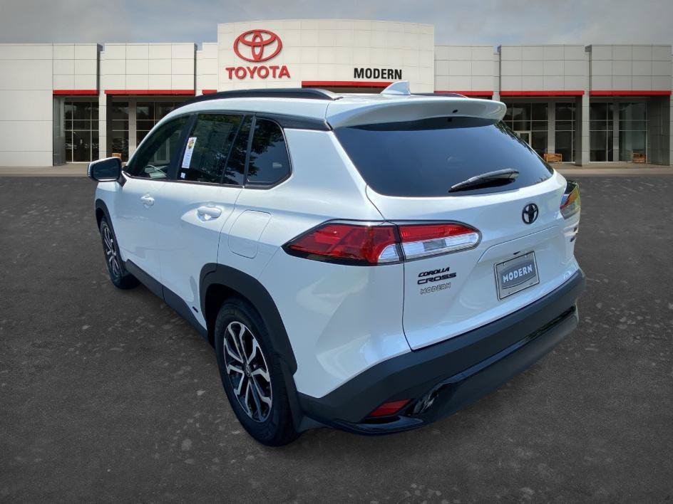 Used 2023 Wind Chill Pearl Toyota Hybrid SE image 6