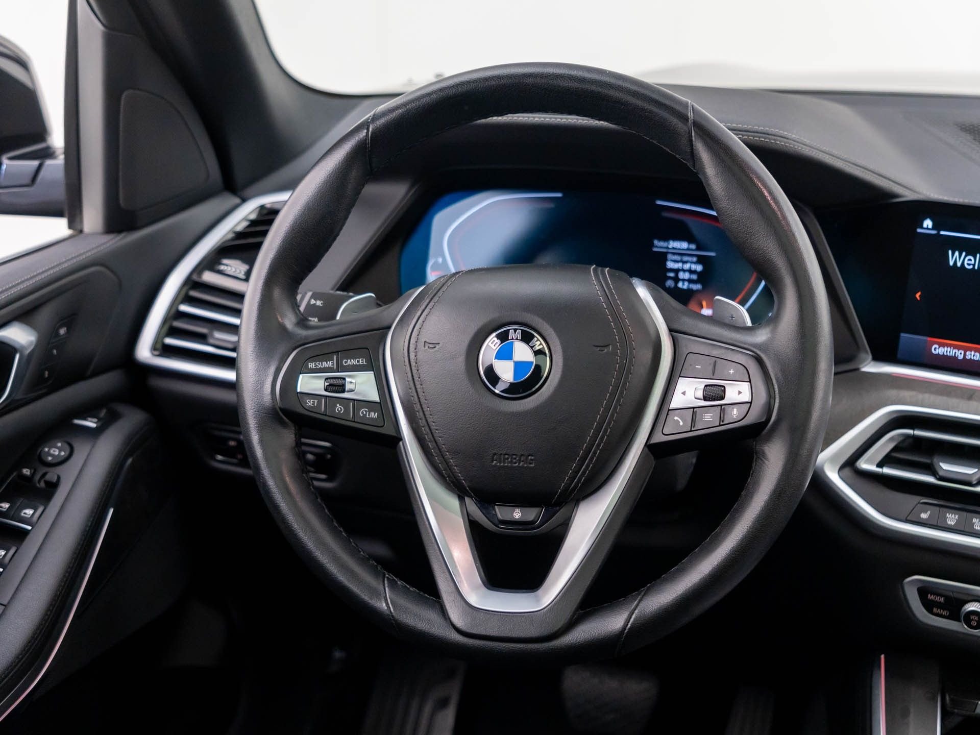 Used 2022 Green BMW xDrive40i image 11