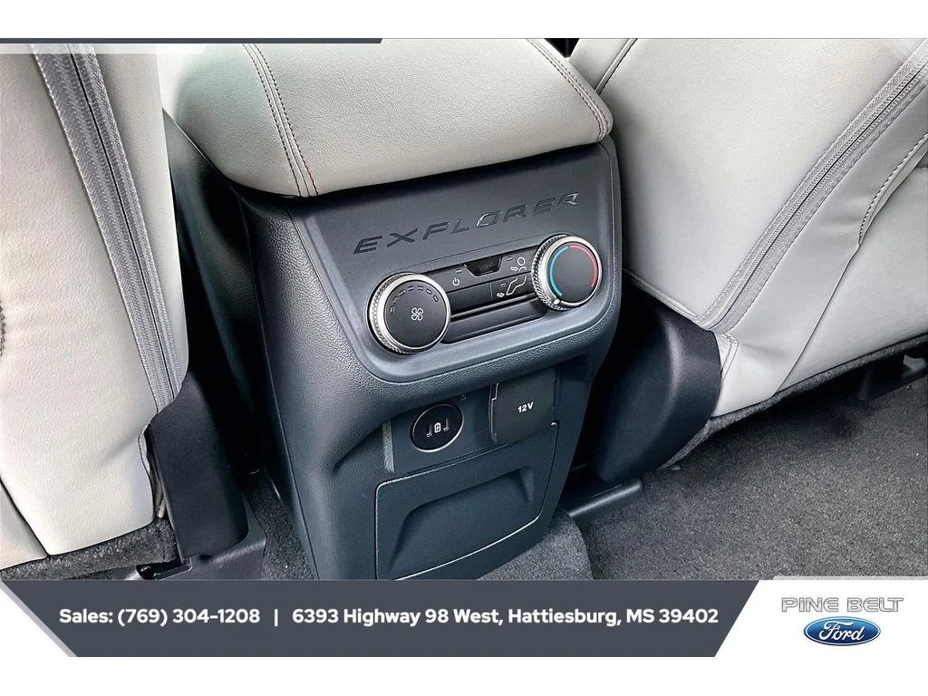 New 2026 Space White Metallic Ford Active image 25