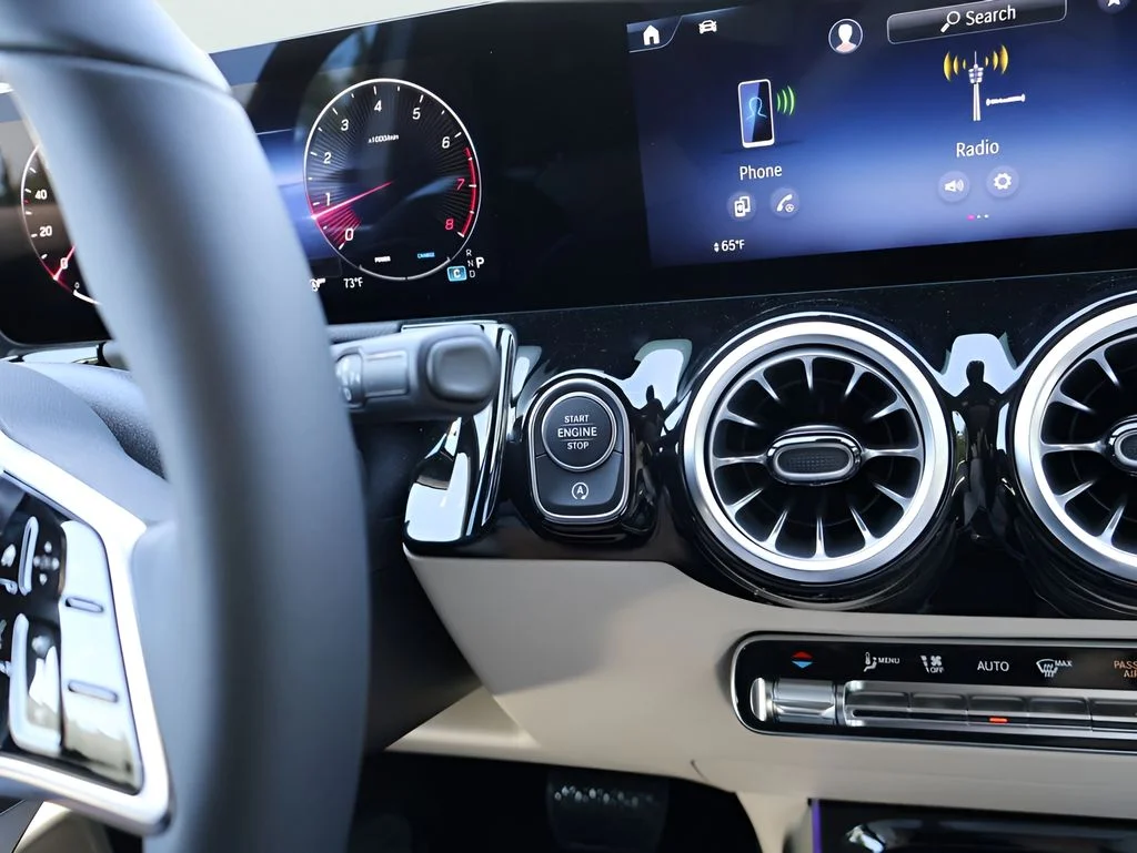 New 2026 Polar White Mercedes-Benz GLA 250 image 27