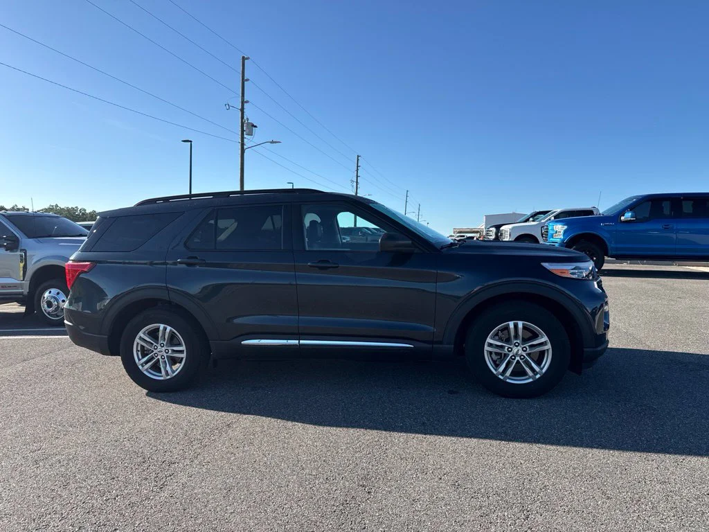 Used 2023 Blue Ford XLT image 1