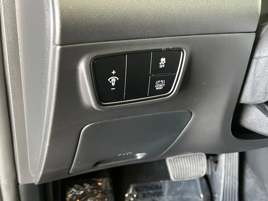 Used 2022 Gray Hyundai Blue image 33