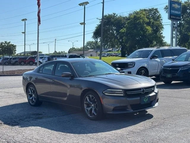 Used 2015 Gray Dodge SE image 7