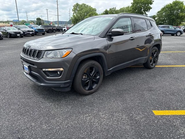 Used 2020 Granite Crystal Clearcoat Metallic Jeep Latitude image 2