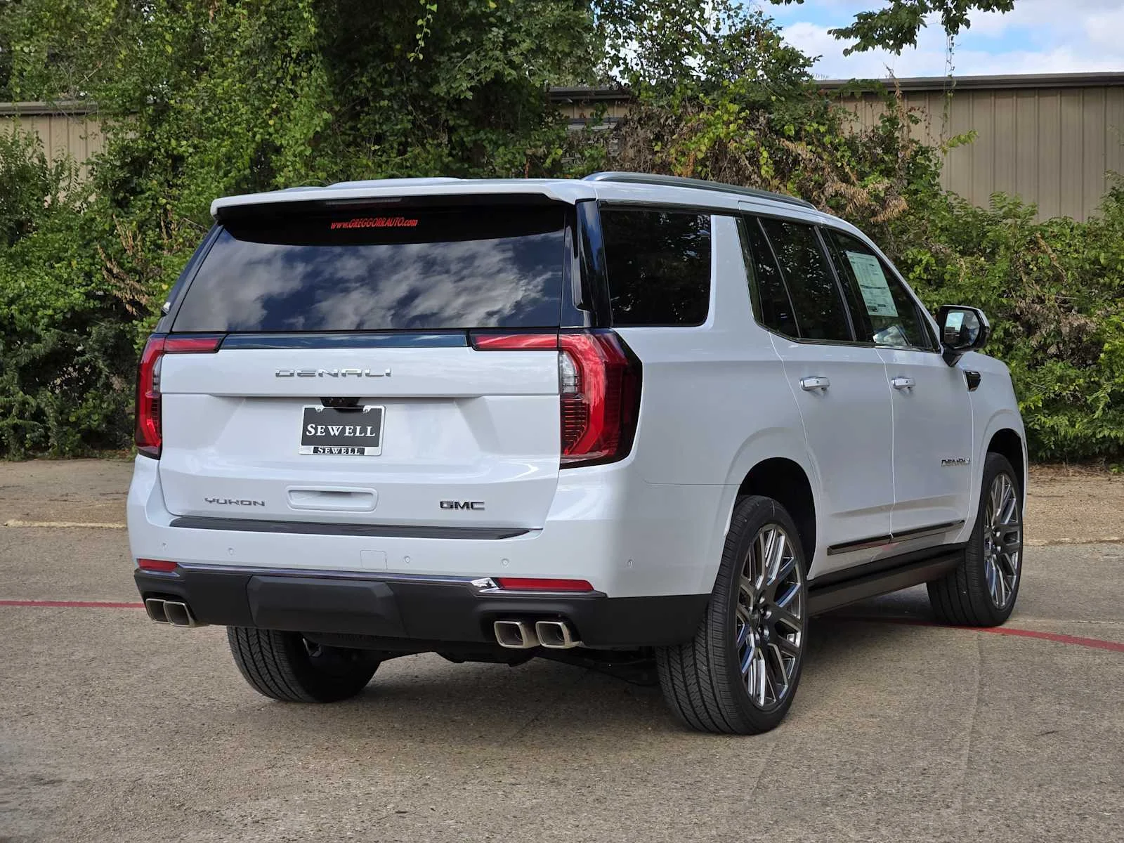 New 2027 Glacier White Tricoat GMC Denali Ultimate image 3