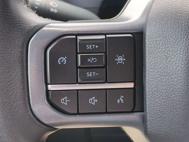 Used 2025 Gray Ford XLT image 16