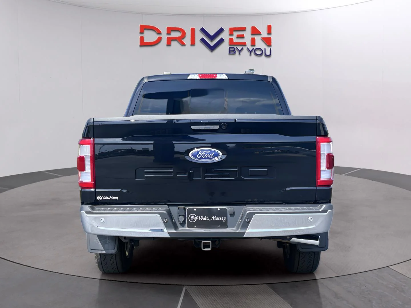 Used 2022 Agate Black/Stone Gray Ford LARIAT image 4