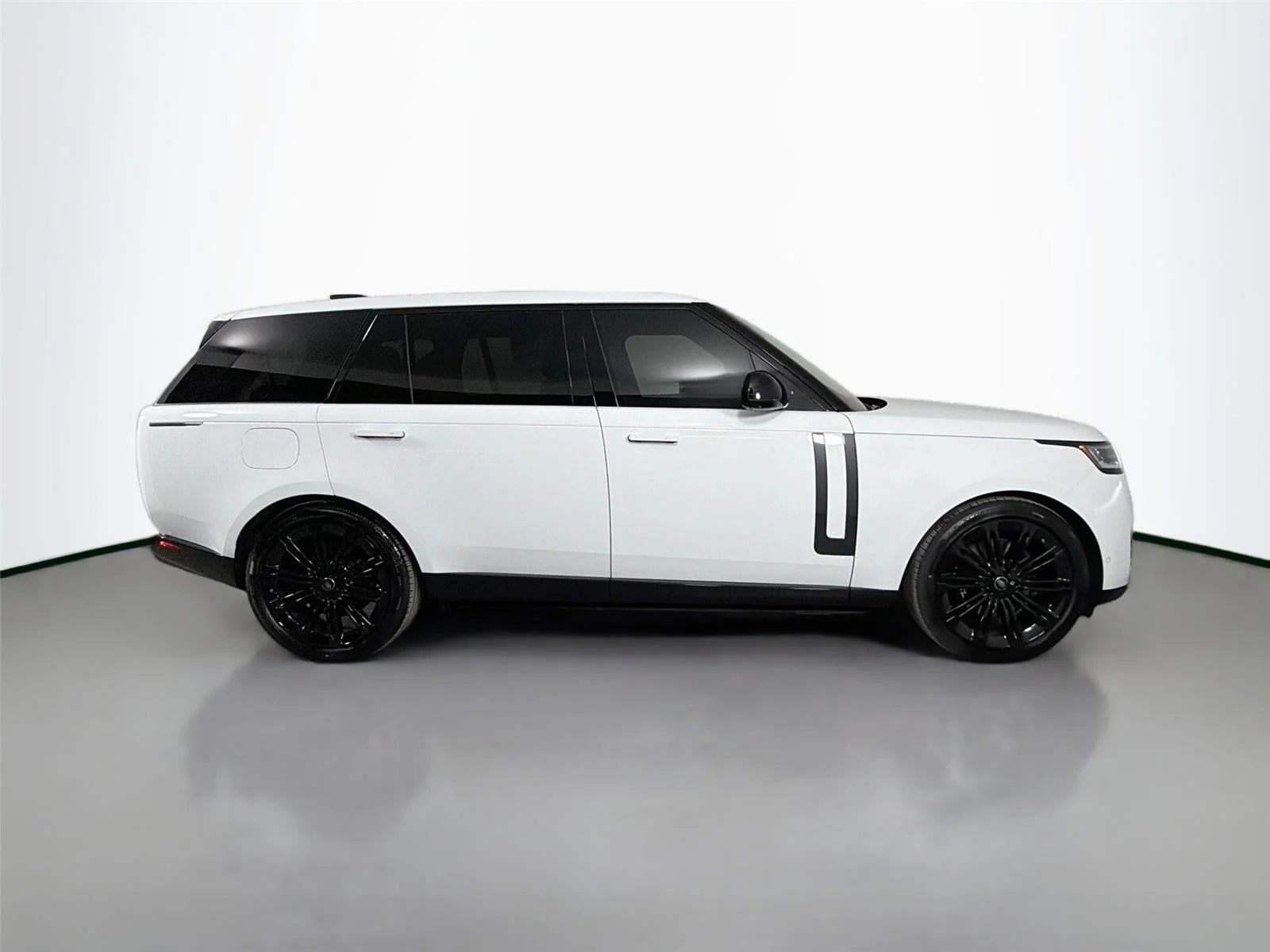 2025 Land Rover Range Rover SE - Photo 4