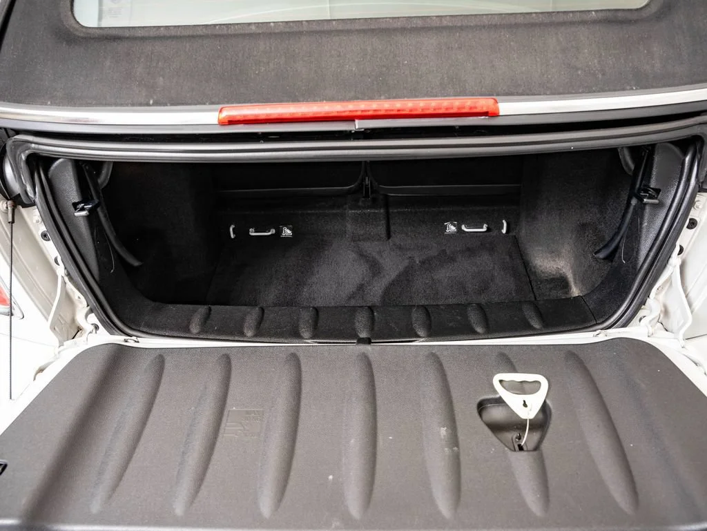Used 2014 White Silver MINI  image 18