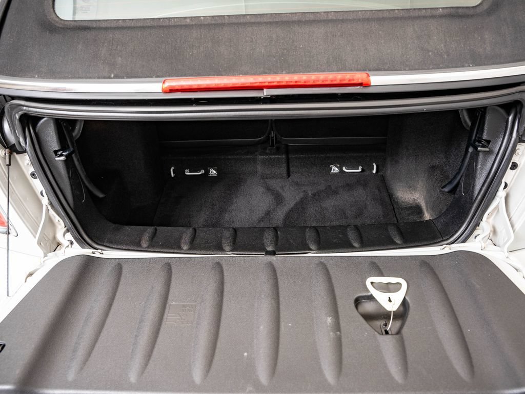 Used 2014 White Silver MINI  image 18