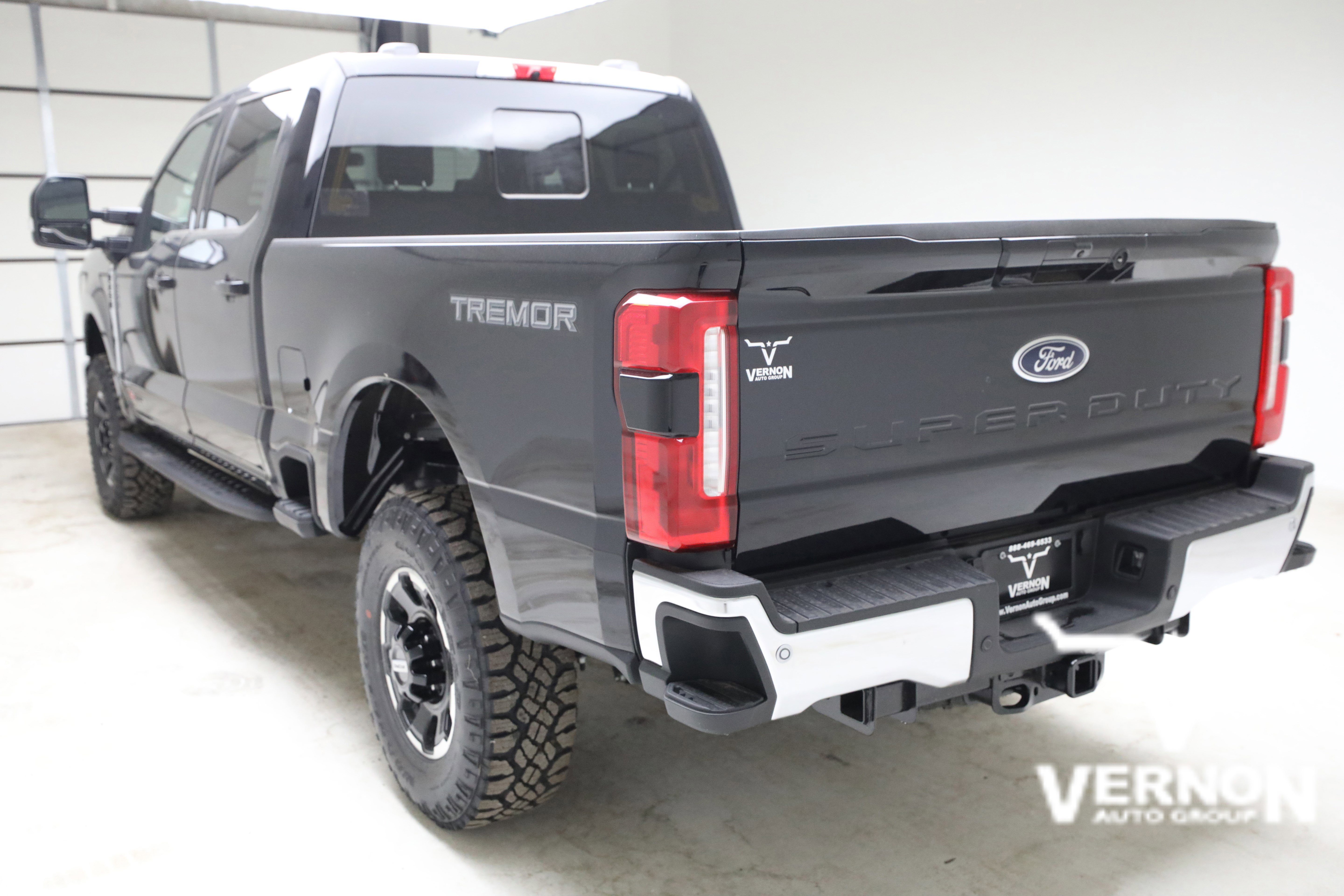 New 2026 Agate Black Metallic Ford  image 3