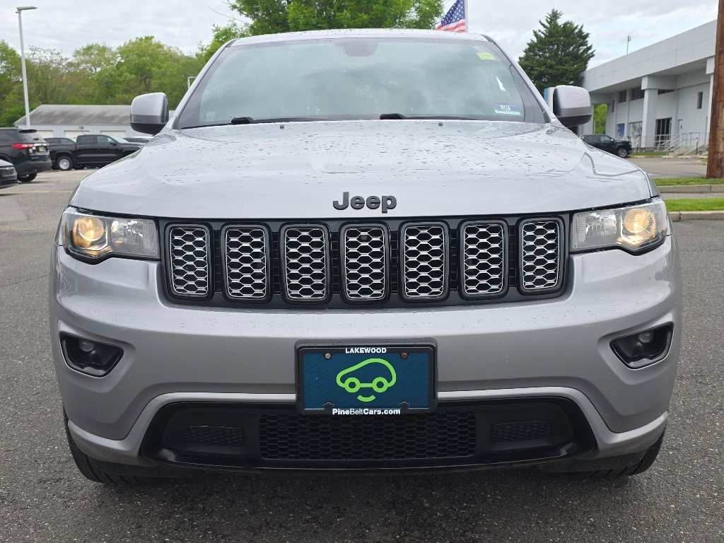 Used 2019 Billet Silver Metallic Clear Coat Jeep Altitude image 10