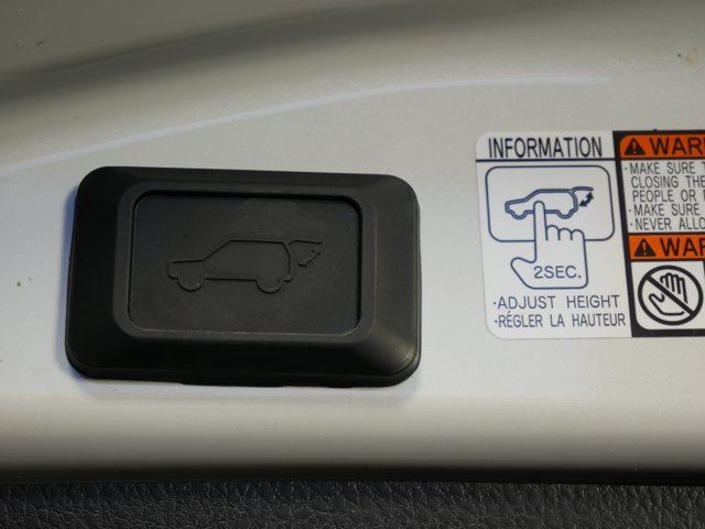 Certified Used 2018 Blizzard Pearl Toyota Limited image 15
