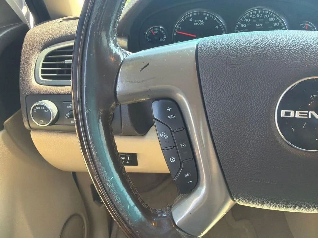 Used 2011 White GMC Denali image 48