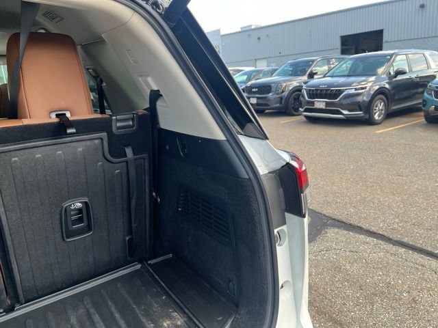Certified Used 2025 White / Black Nissan Platinum image 20