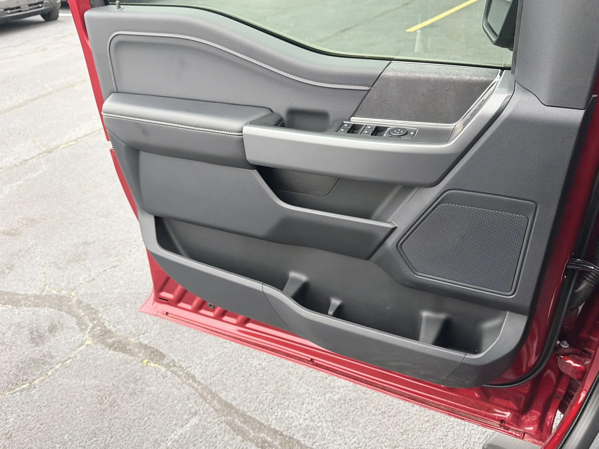 New 2026 Ruby Red Metallic Tinted Clearcoat Ford XLT image 22